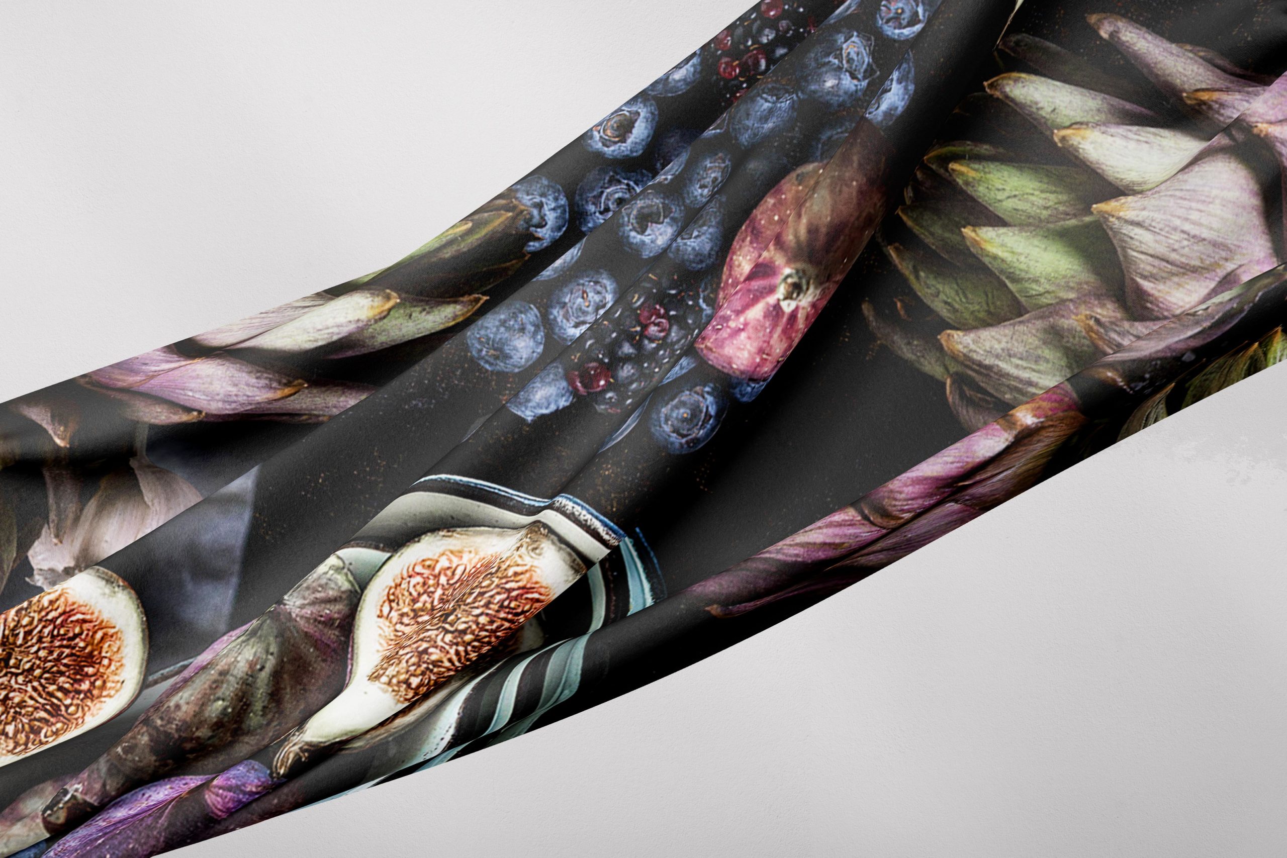 FIG_tablecloth_floating